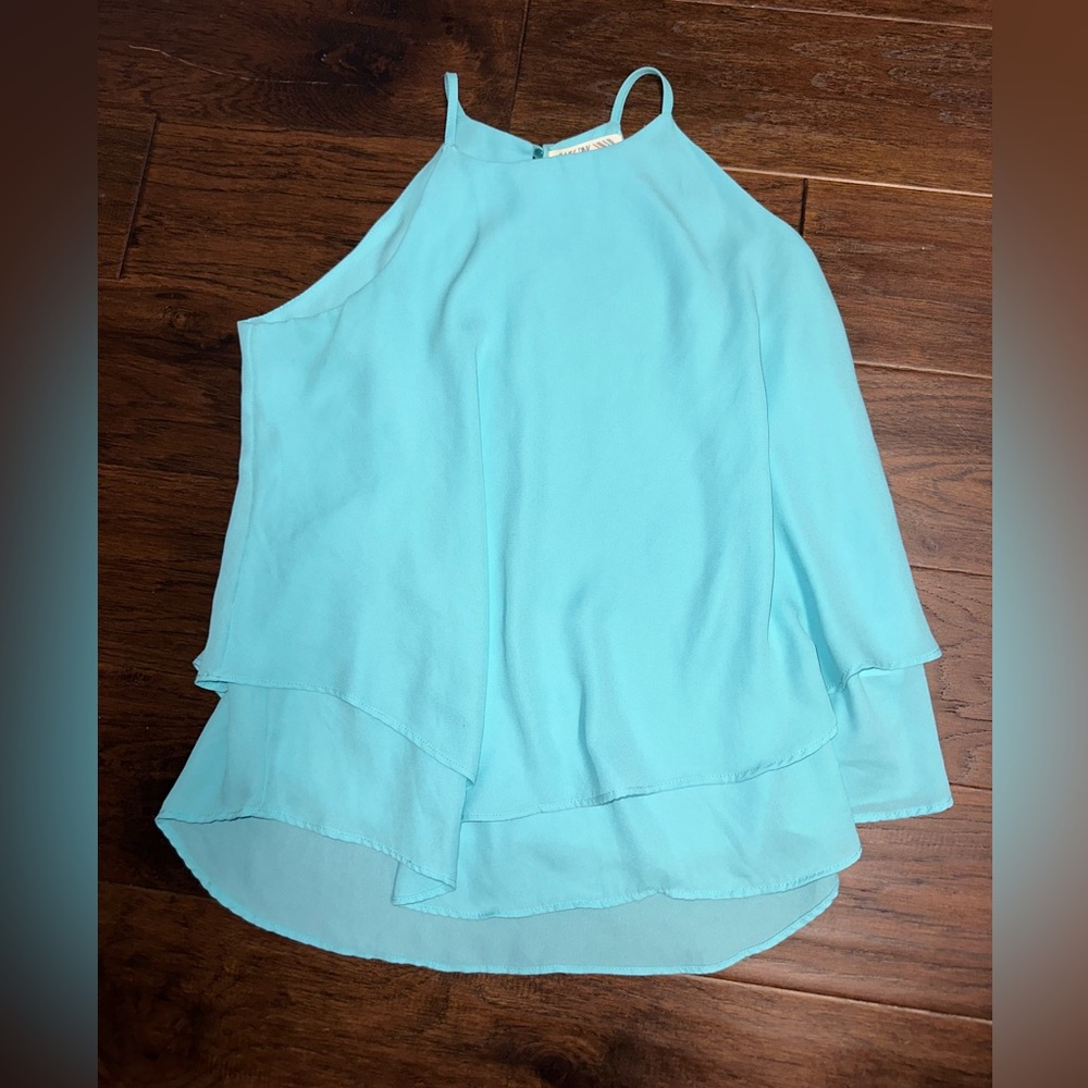 Beautiful blue top!
